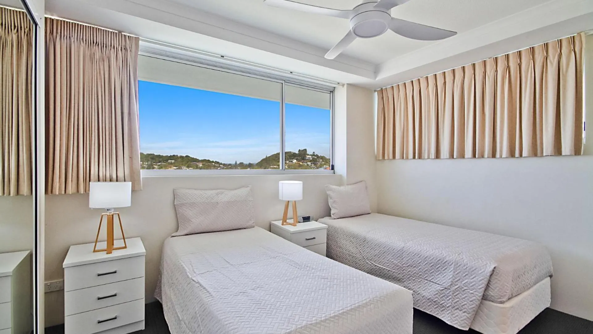 Ocean Plaza Unit 835 Apartment Gold Coast Australia